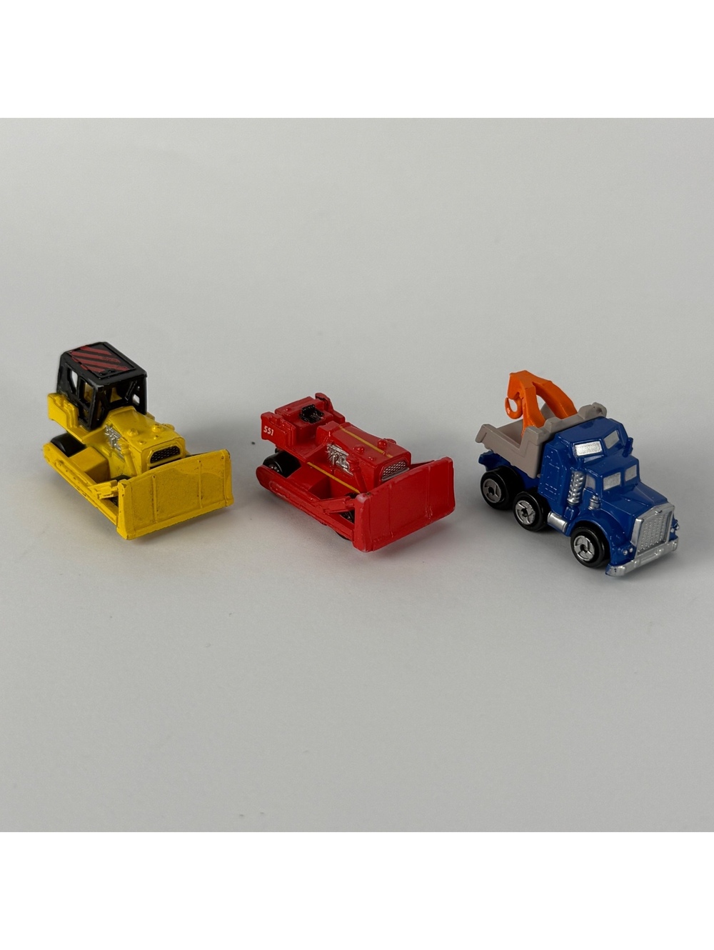 Galoob Micro Machines Construction Vehicles and Tow Truck Lot of 3